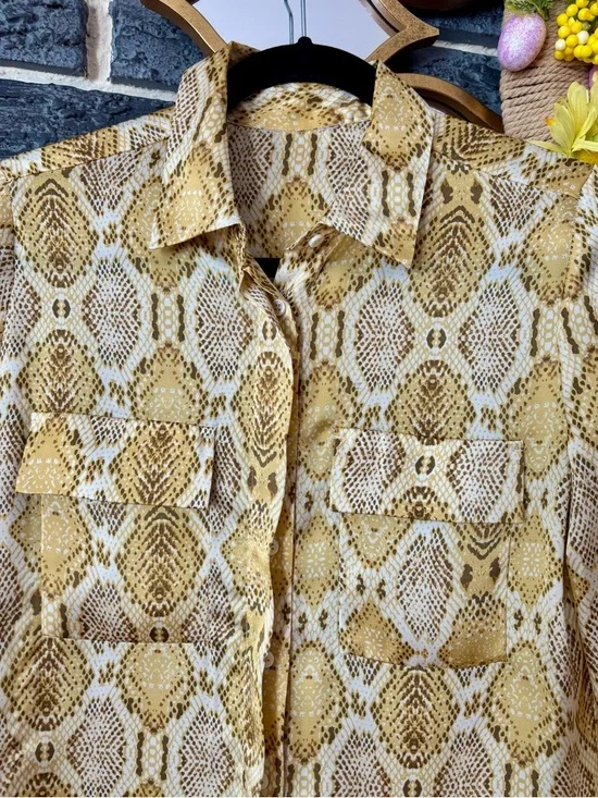Yellow Snake-Print Button-Front Shirt - Picture 4 of 6